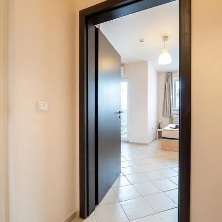 Cozy Little In The Heart Of Studentski Grad Apartament Sofia